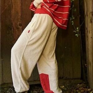 Free People Cuddle Up joggers. NWT